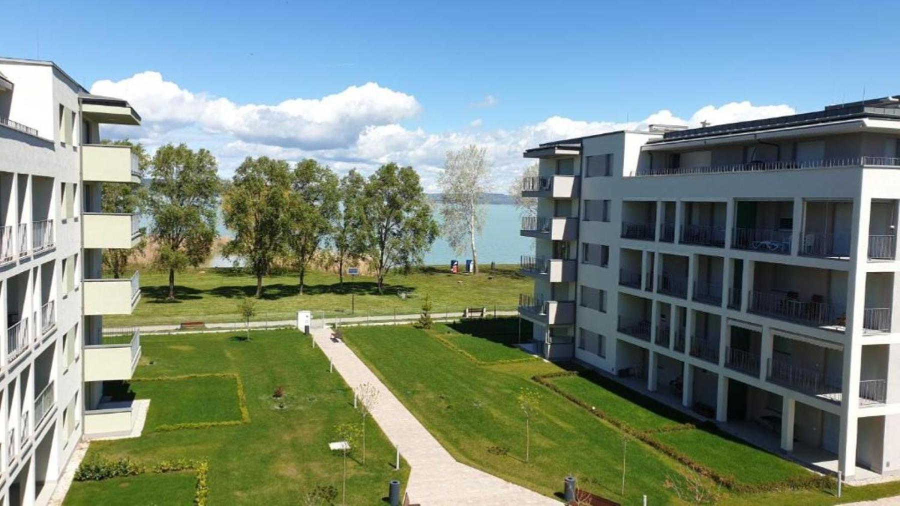 Green Apartman Balatonlelle Exterior foto